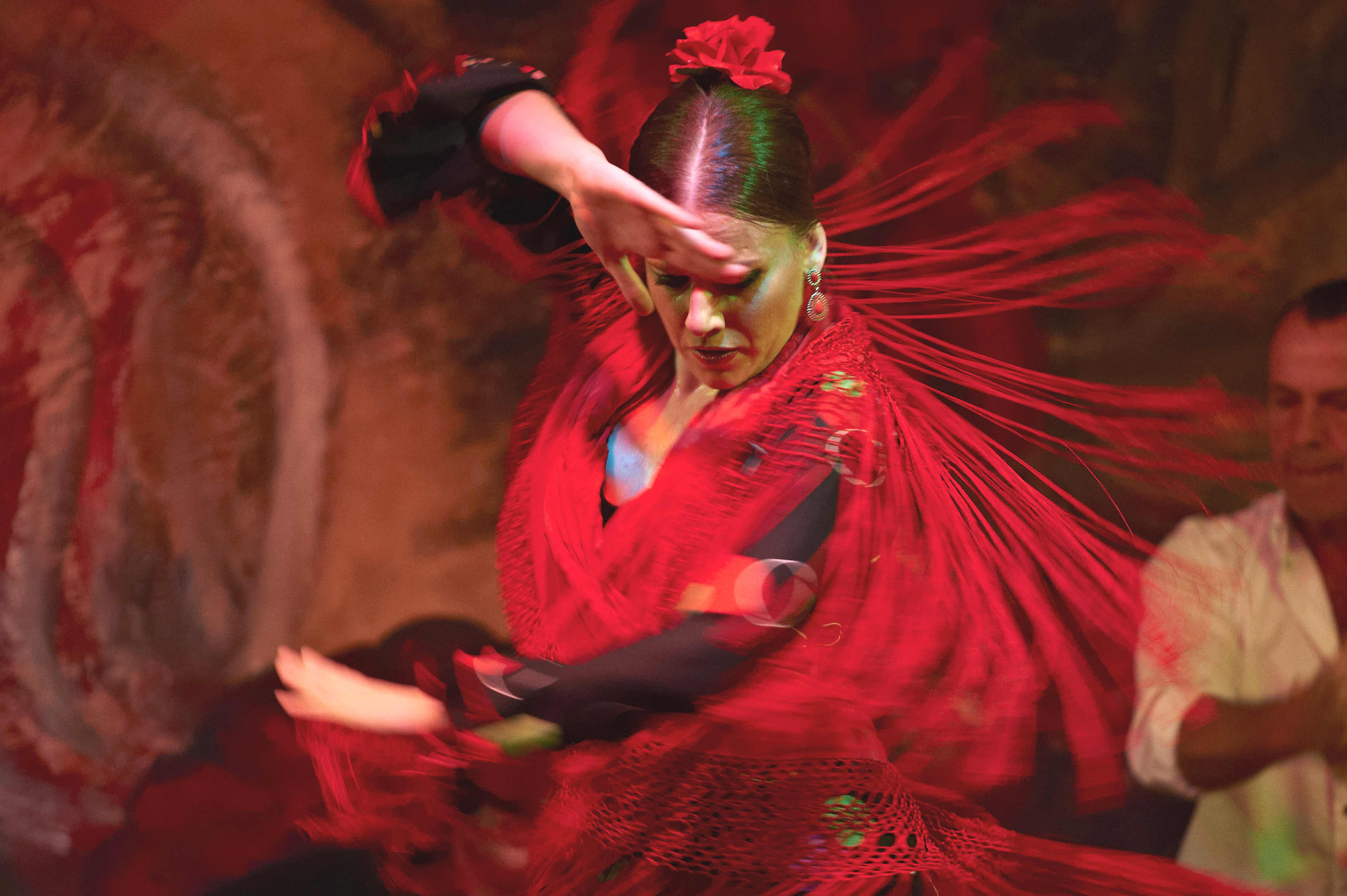 flamenco-show-dinner-seville-spain.jpg