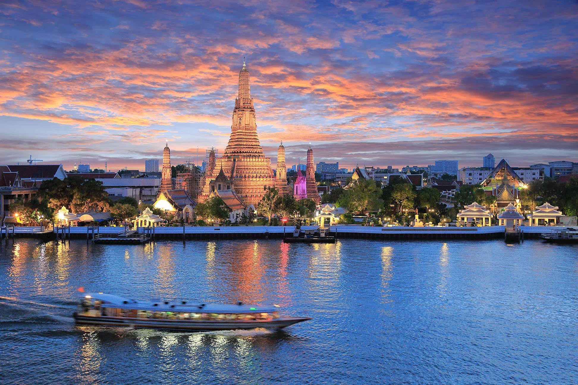 cruise-chao-phraya-river-aboard-loy-nava-bangkok-thailand.jpg