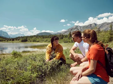 meet-cree-guide-and-talk-at-hotel-in-banff-alberta-canada.jpg