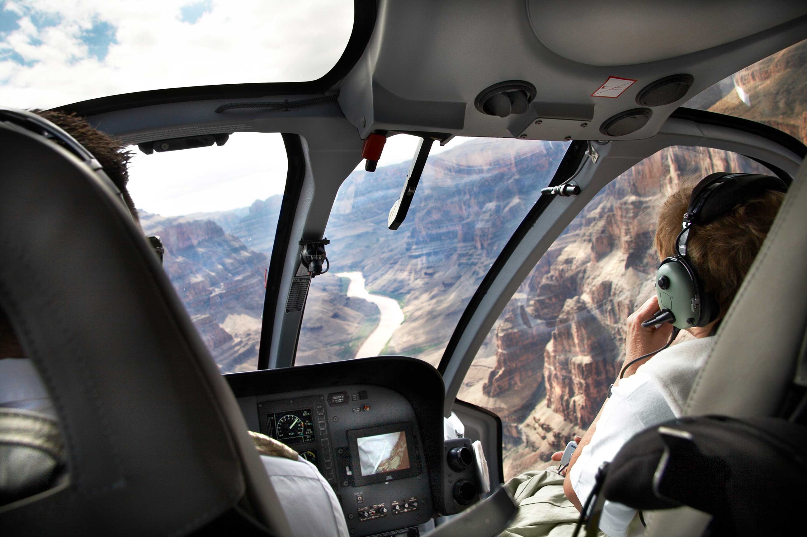 grand-celebration-helicopter-tour-grand-canyon-west-arizona-usa.jpg