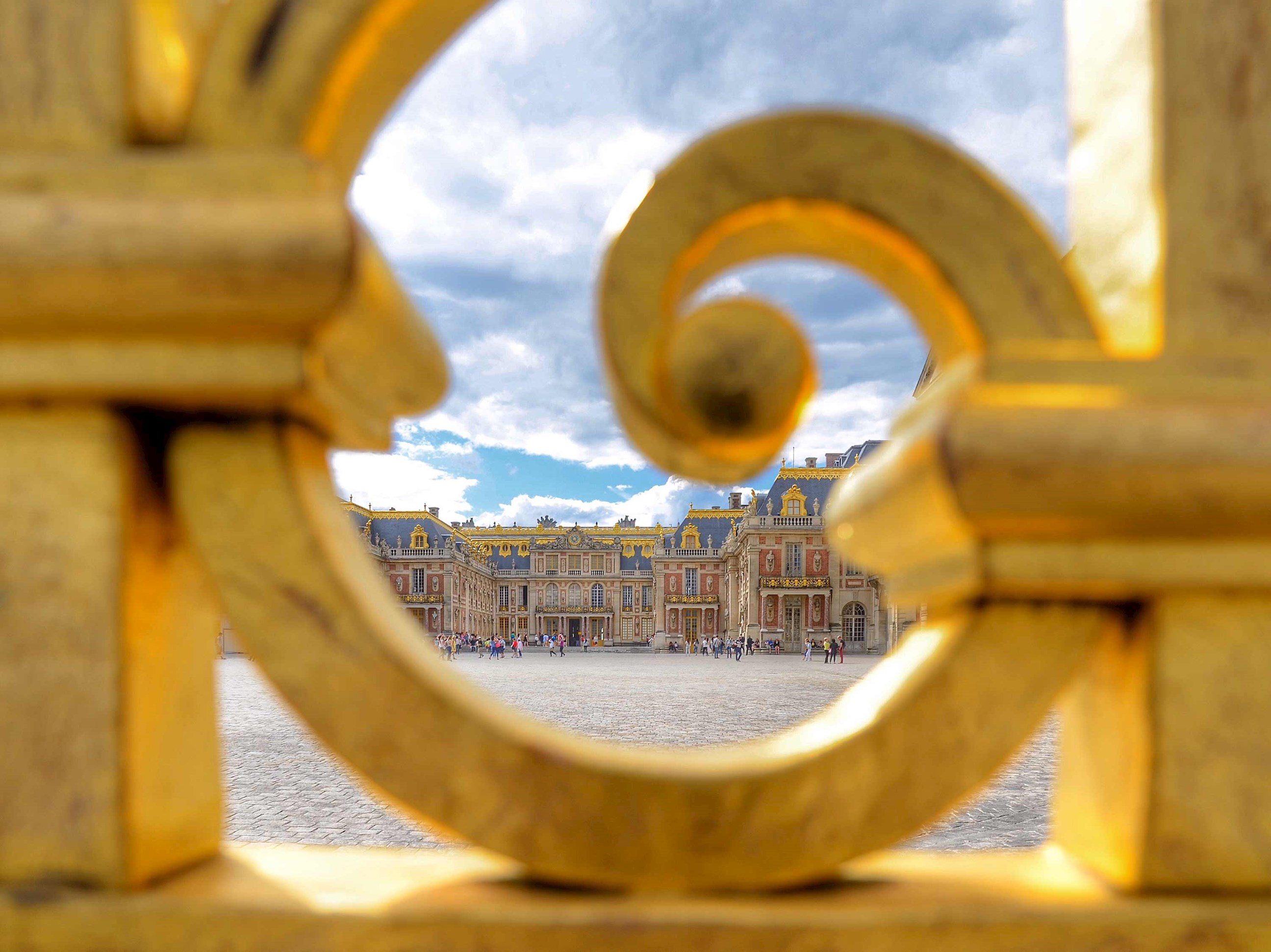 European Accent Guided Tour