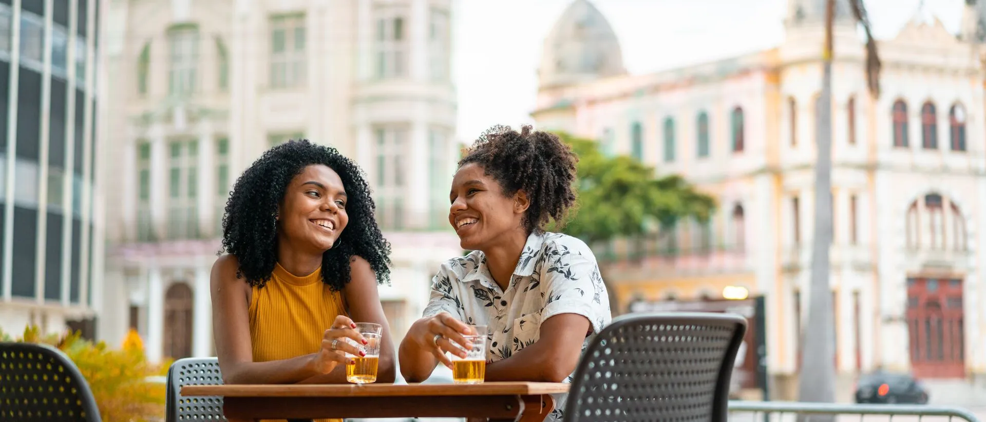 friends-drinking-beer-at-the-bar-in-recife-pernambuco-1319271992.jpg
