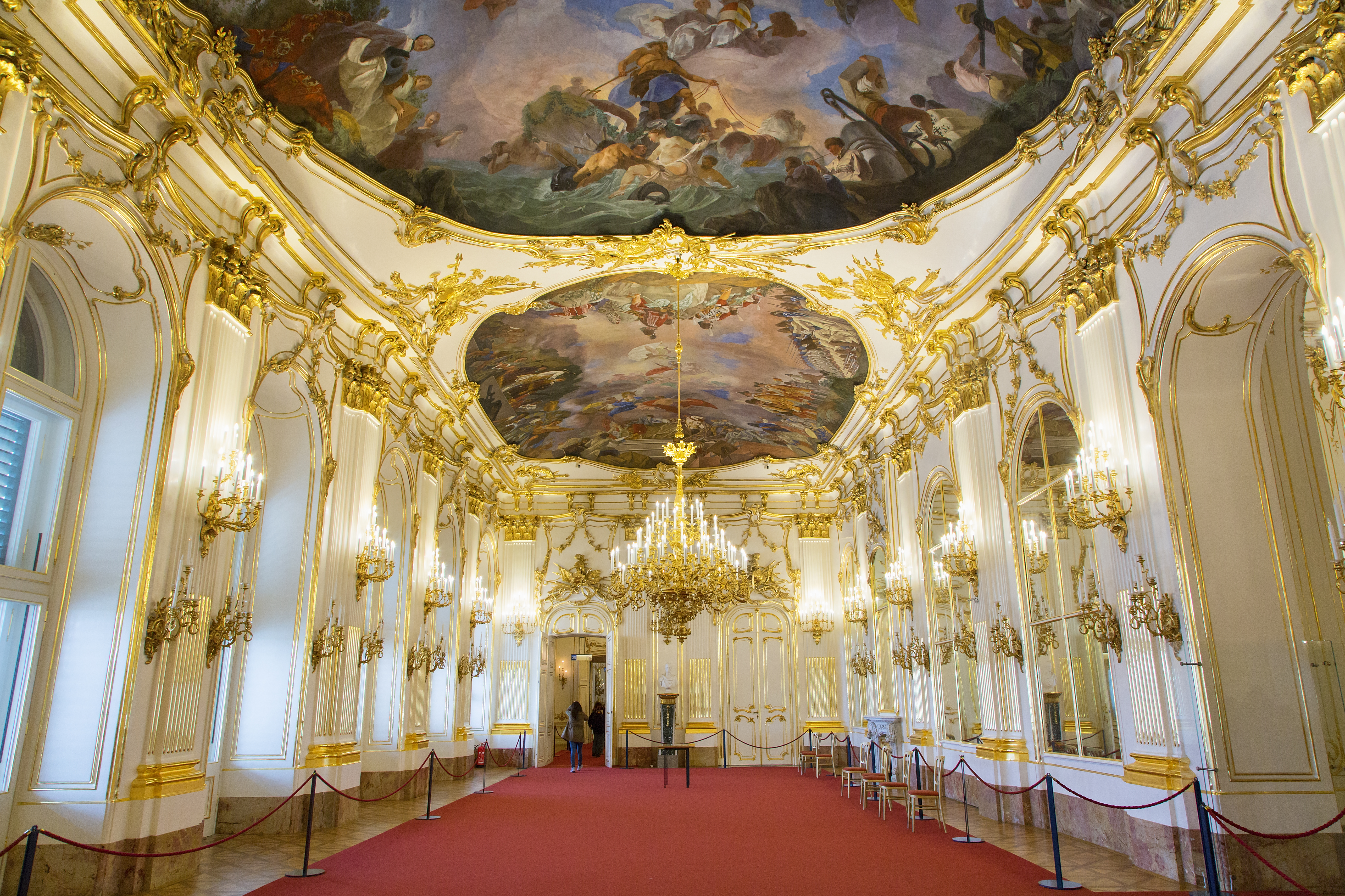day-4-highlight-optional-experience-schonbrunn-palace.jpg