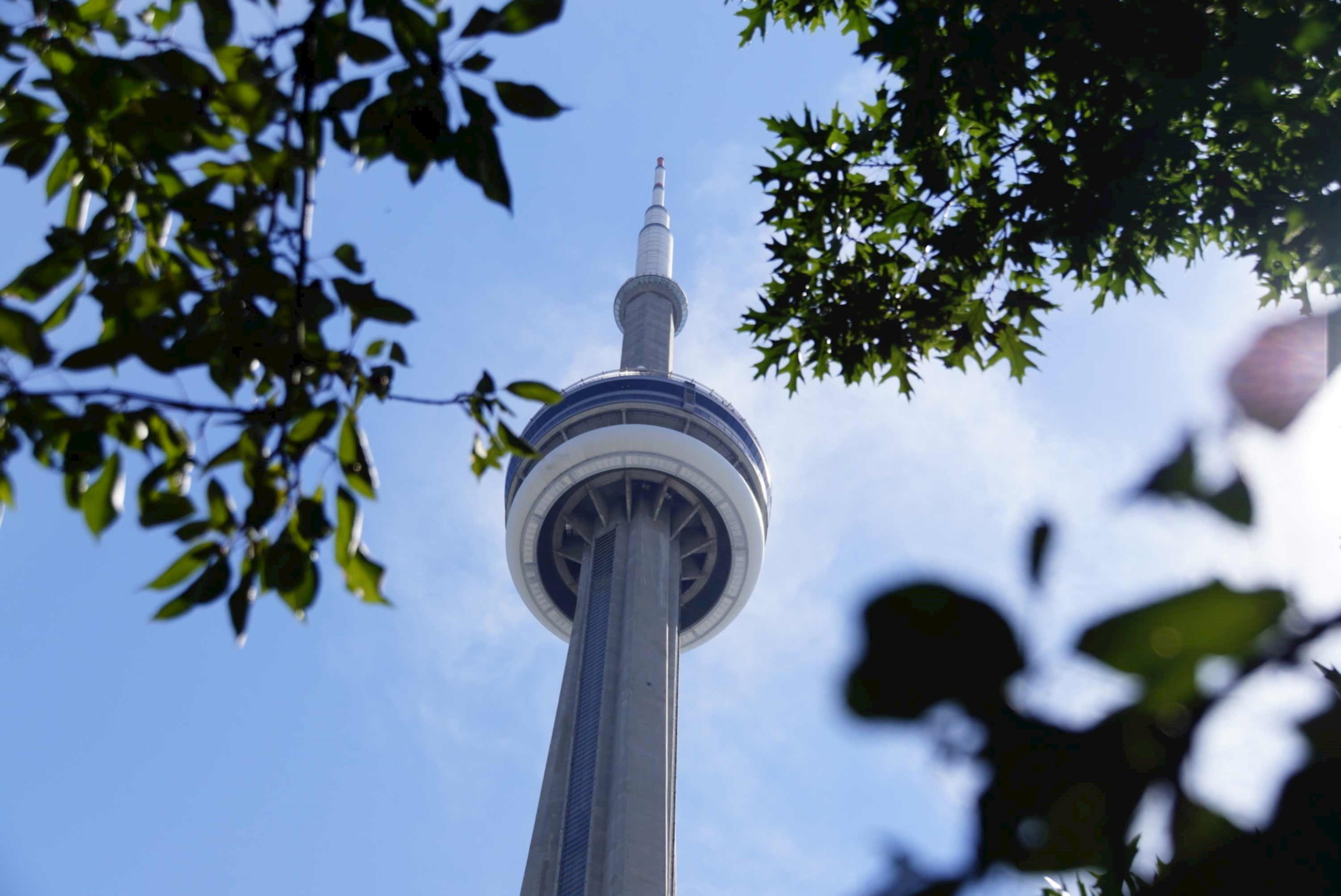 enjoy-panoramic-views-at-the-cn-tower-canada.jpg