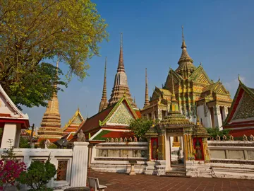 buddhist-temple-wat-pho-bangkok-thailand.jpg