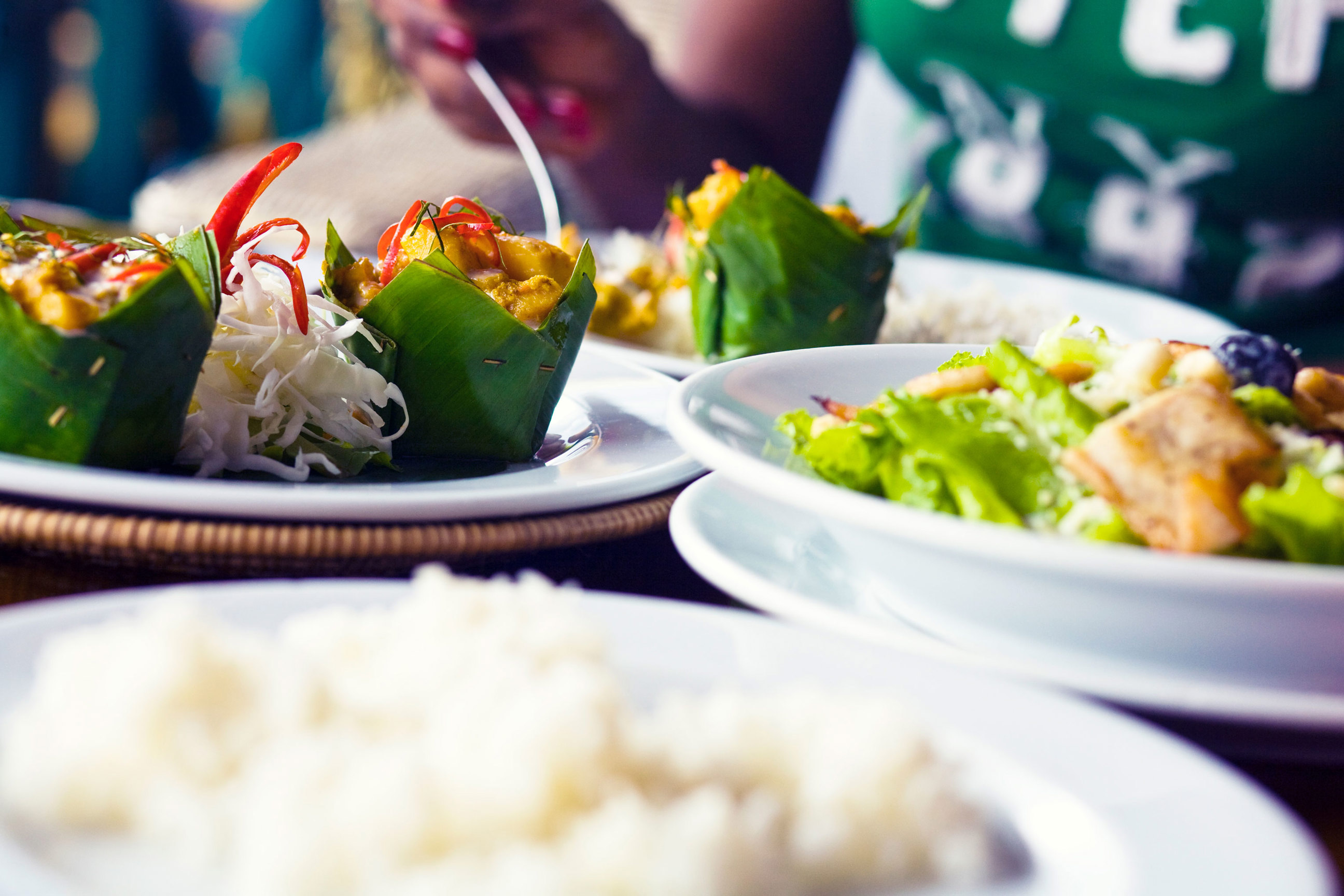 dinner-at-jaan-bai-battambang-cambodia.jpg
