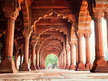 visit-agra-fort-agra-india.jpg