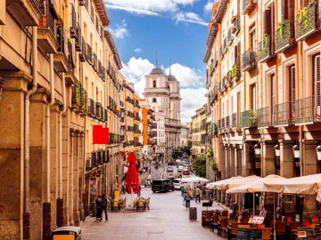 Spanish Experience Guided Tour 2025
