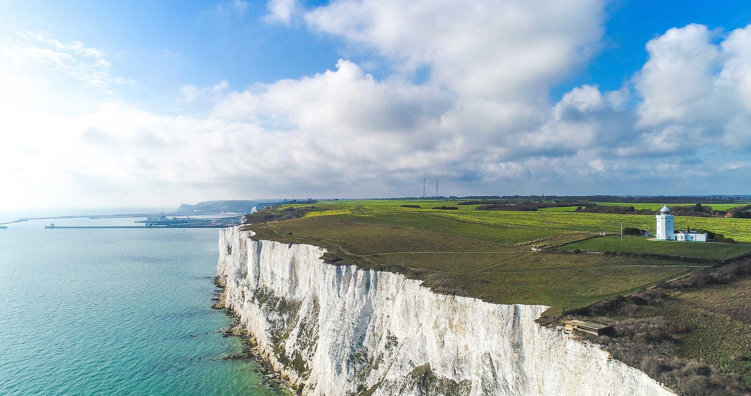 Expansive view of White Cliffs of Dover, England