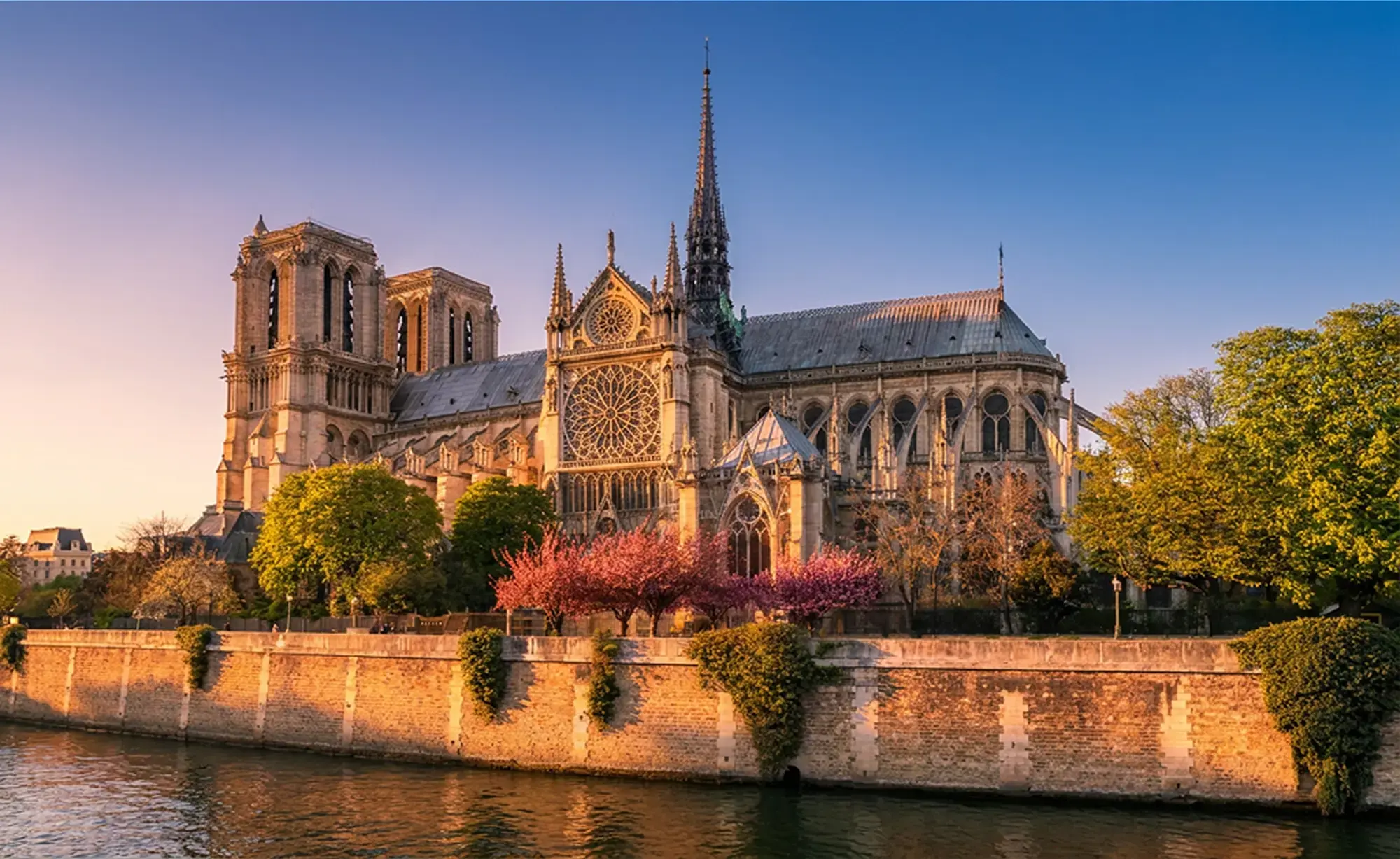 day-hero-notre-dame-cathedral-paris-france.webp