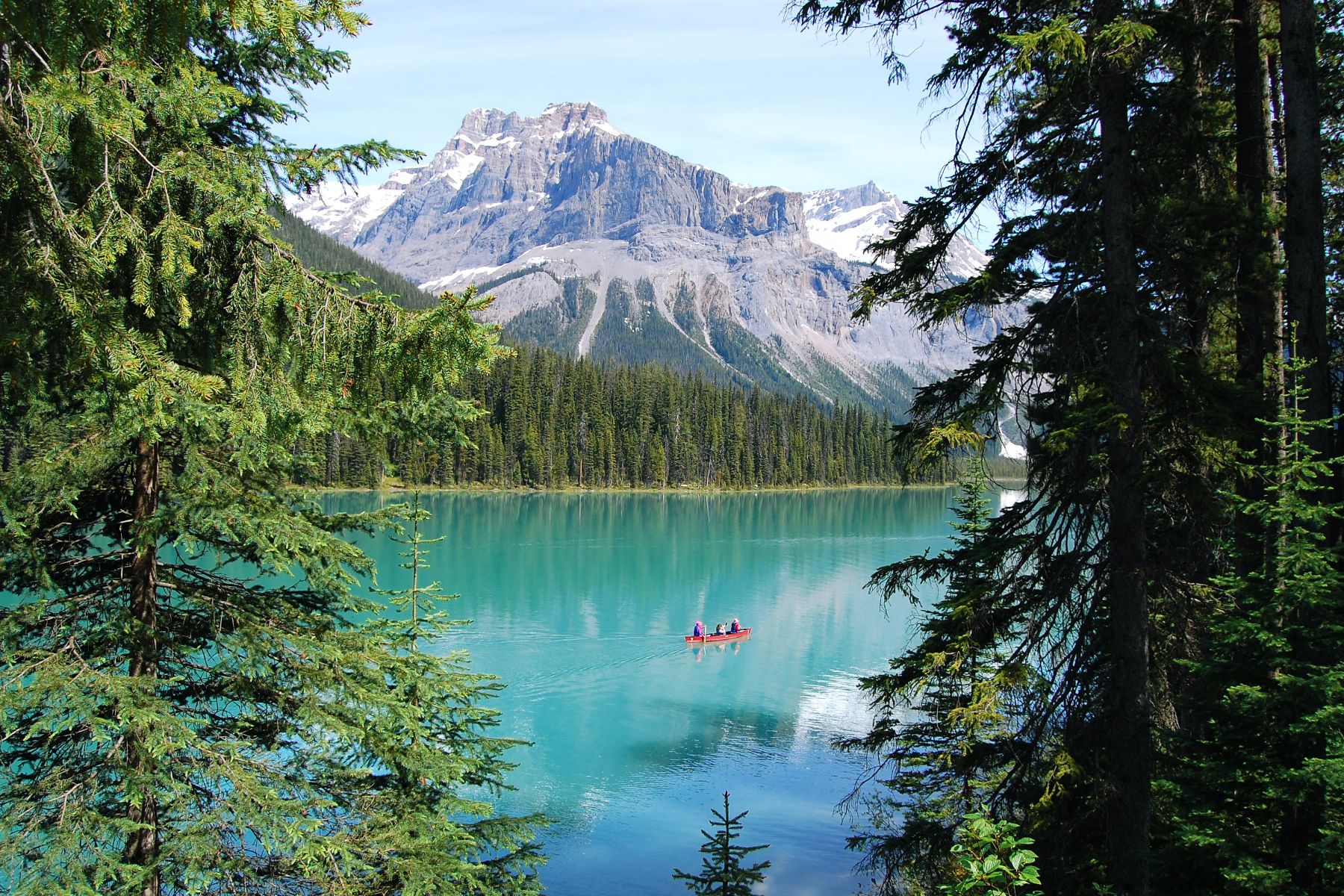 Emerald Lake located in Yoho National Park, Canada