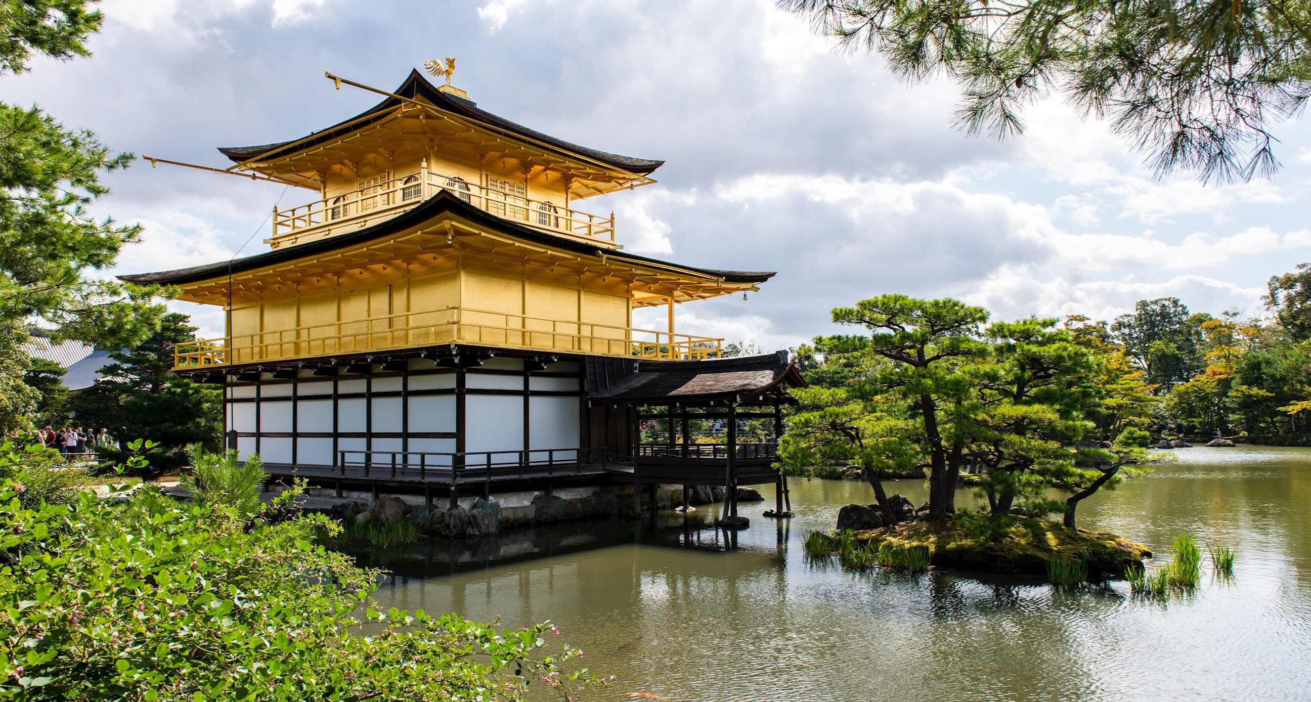 kinkaku-ji-temple-kyoto-japan-cs.jpg