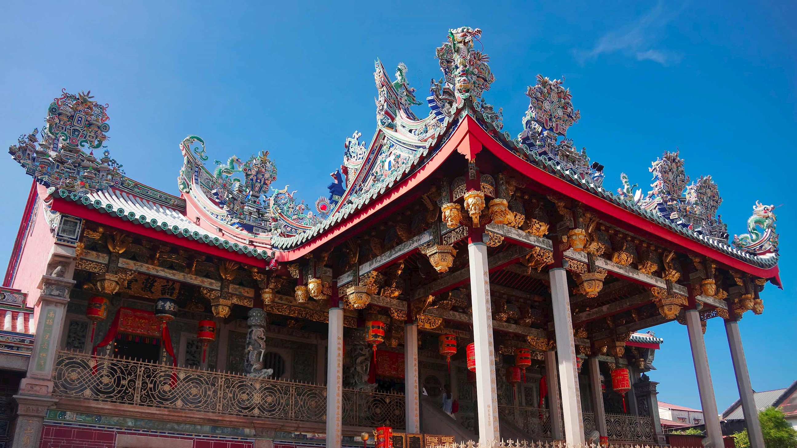 Exterior of Khoo Kongsi Clan House with carvings in Penang, Malaysia
