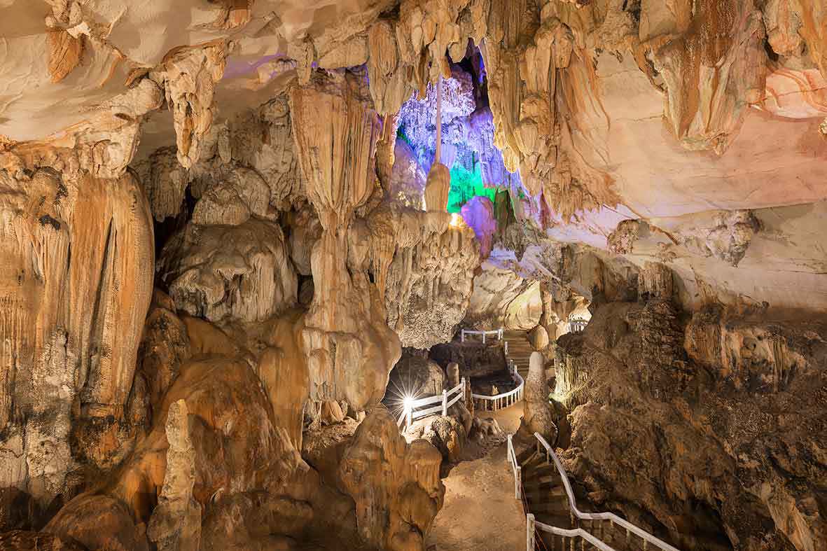 tham-chang-cave-vang-vieng-laos.jpg