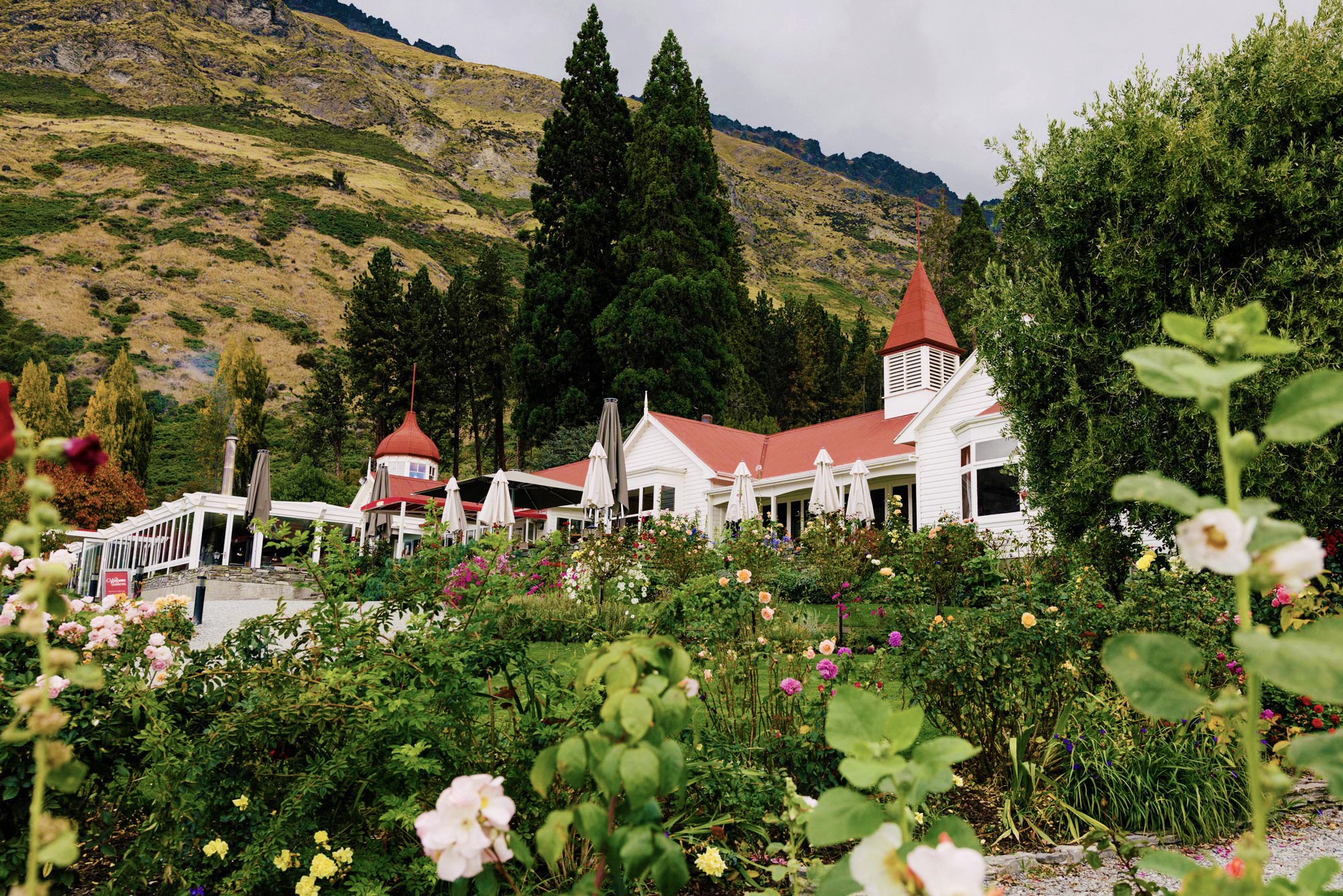 walter-peak-high-country-farm-lake-wakatipu-new-zealand