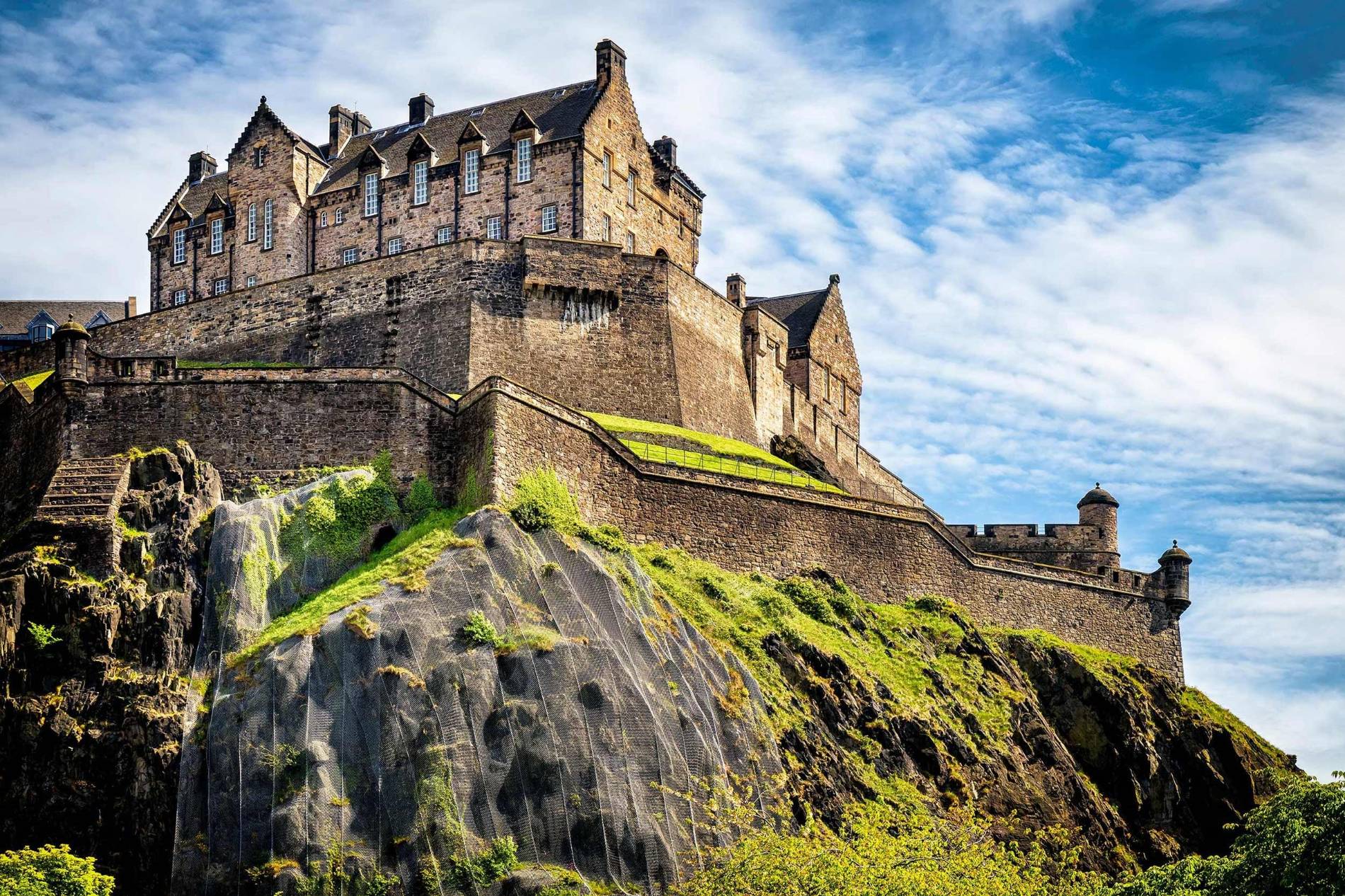 Edinburgh Castle on sunny day, Edinburgh, Scotland