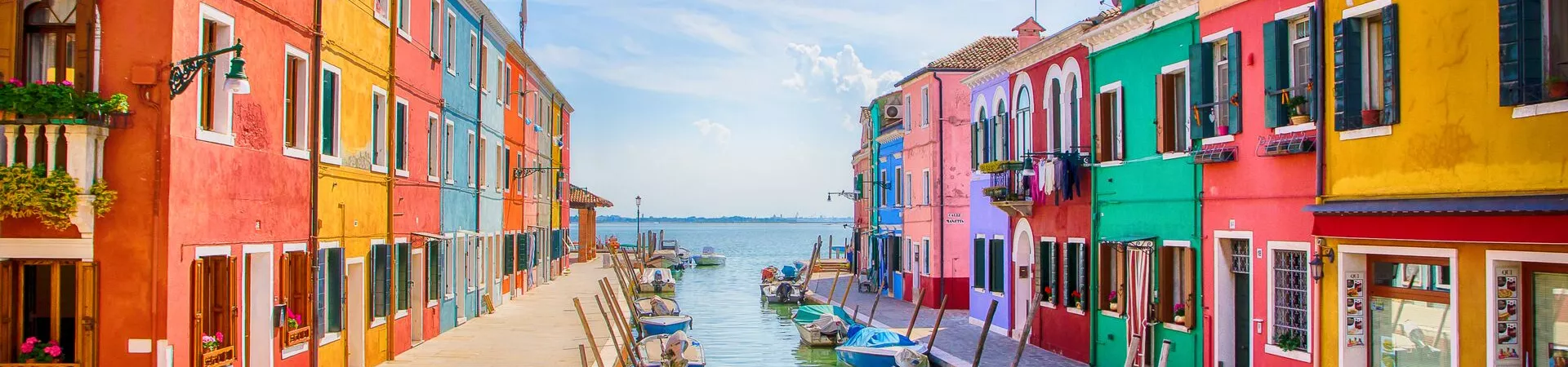 Large Burano Island The Colorful Traditional Fishing Village Near Of Venice Italy 1408827514 (1)