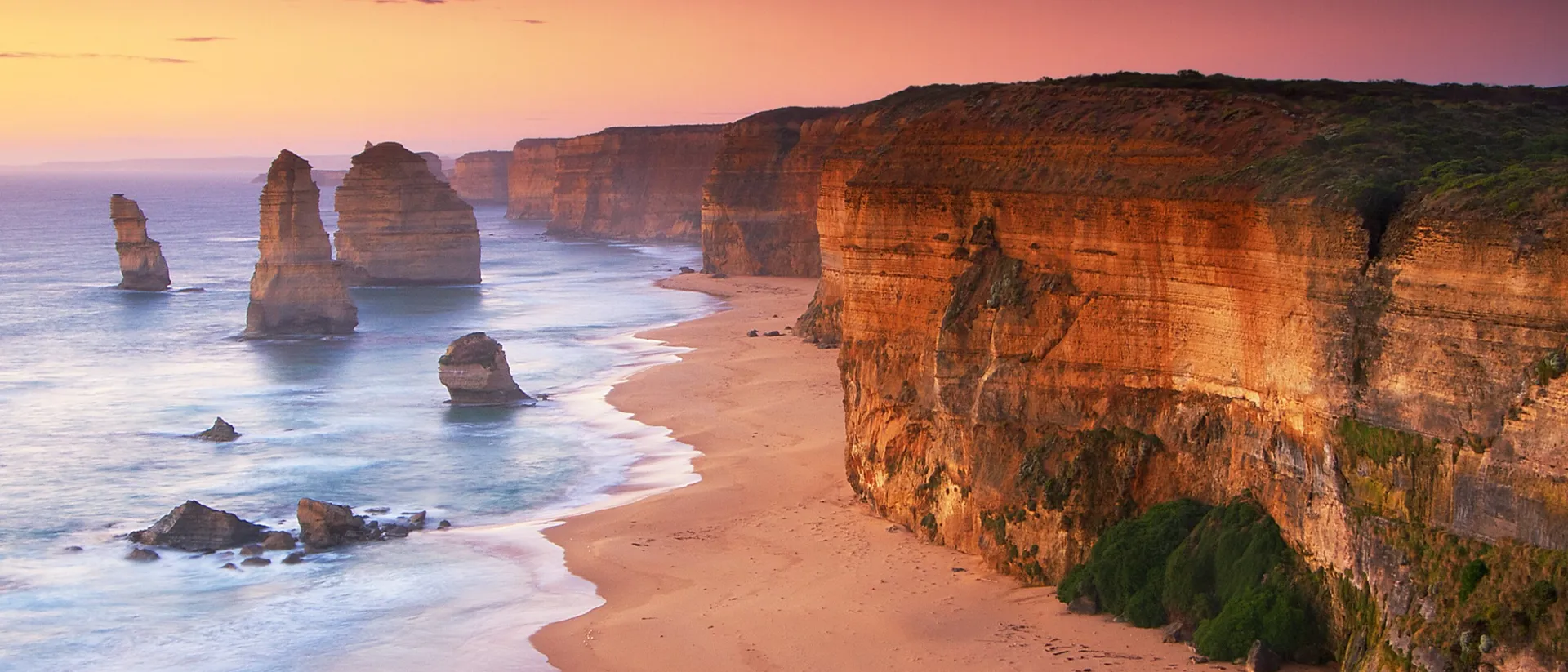 twelve-apostles-marine-national-park-australia-3933x2242-min.jpg