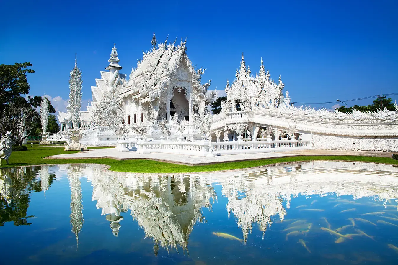 white-temple-chiang-rai-gettyimages-526443477.webp