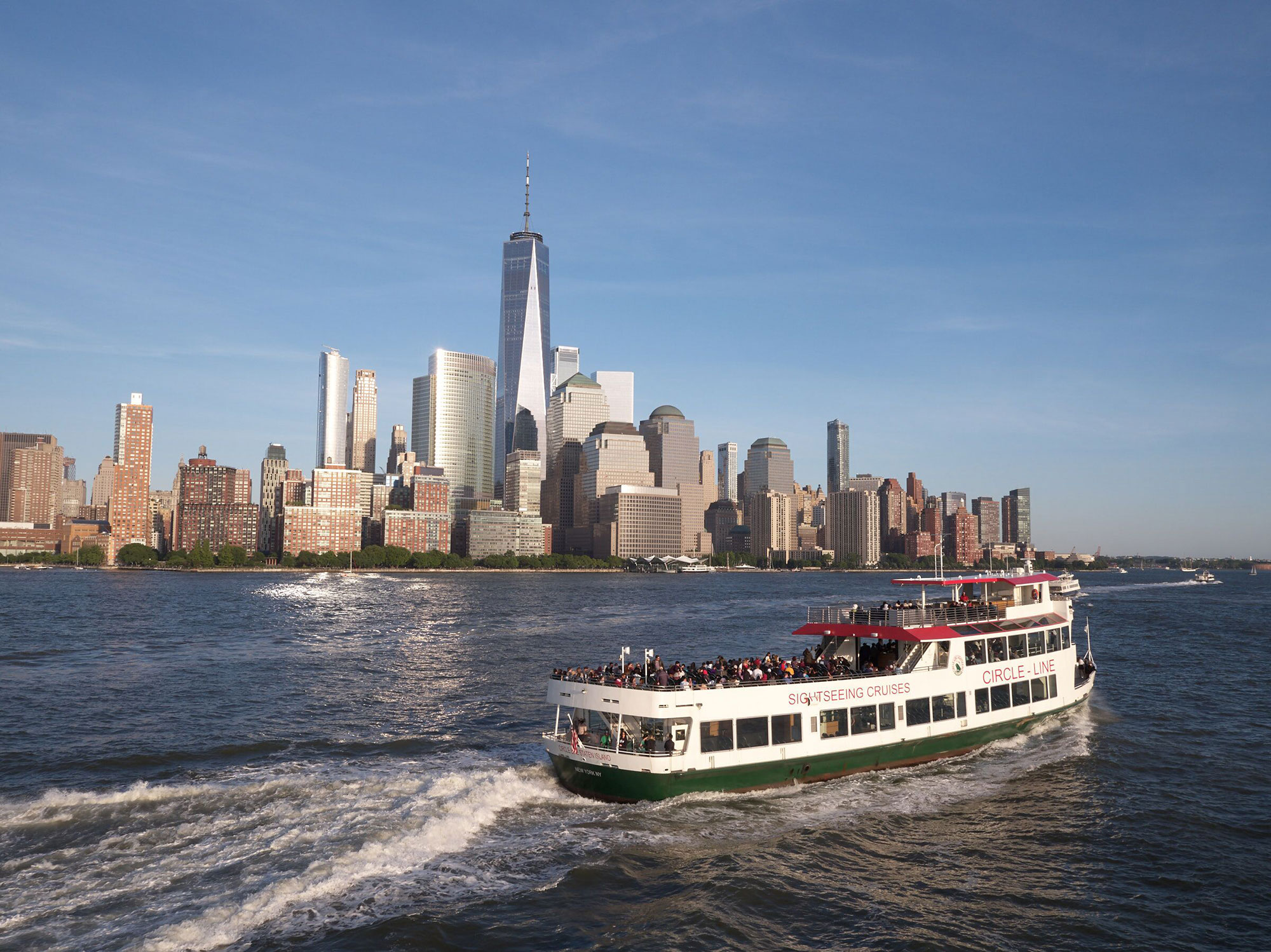 new-york-city-landmarks-cruise-hudson-river-manhattan-new-york-usa.jpg