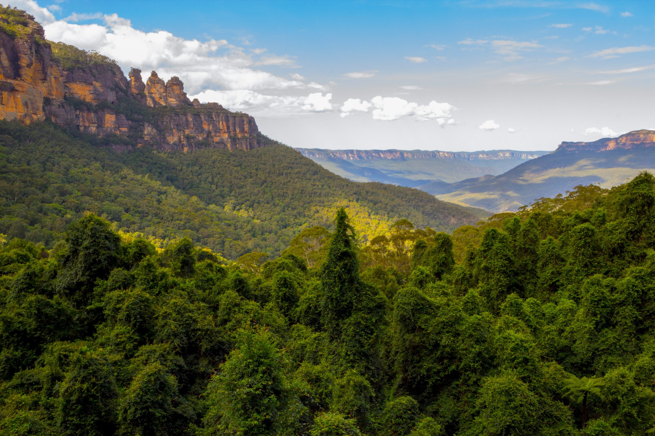 See the Three Sisters in the Blue Mountains, Australia