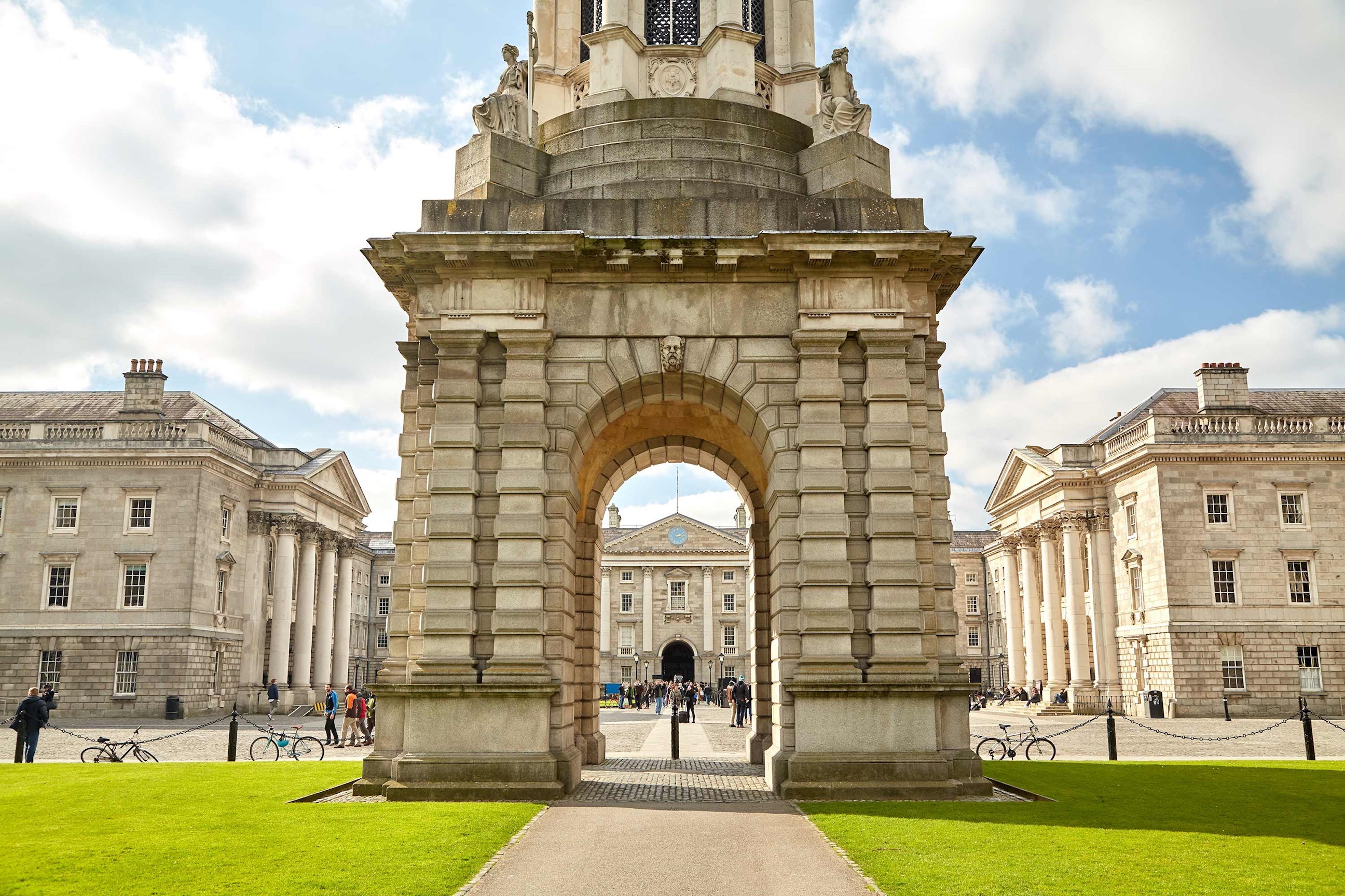 trinity-college-dublin-ireland-1.jpg