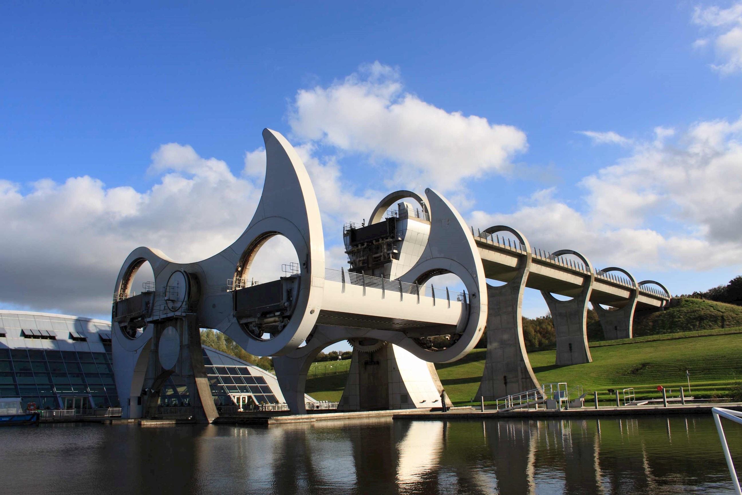 visit-falkirk-wheel-learn-canal-system-falkirk-scotland.jpg