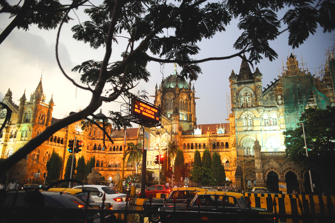 chhatrapati-shivaji-terminus-mumbai-india.jpg