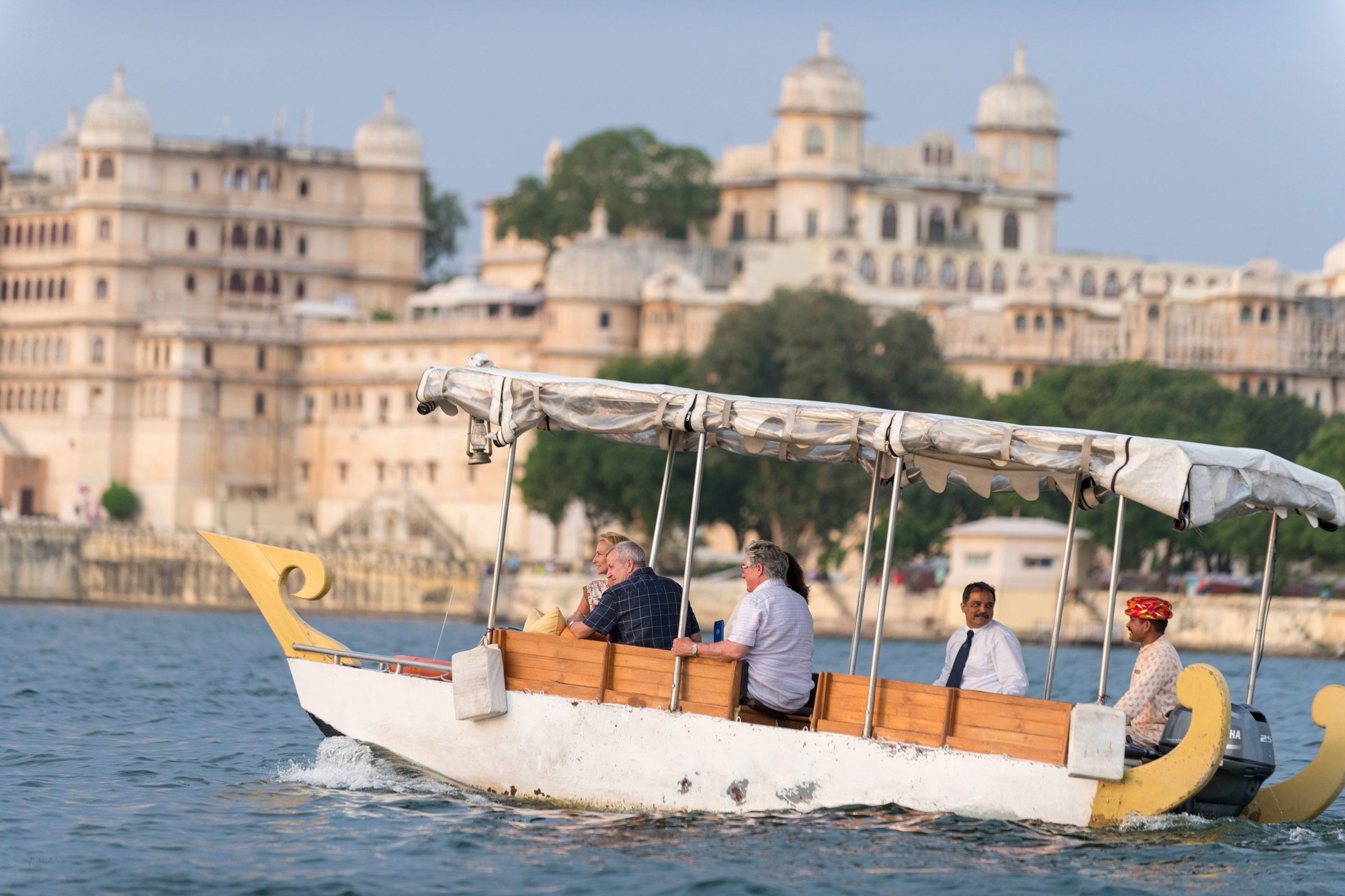 boat-ride-lake-pichola-udaipur-india.jpg