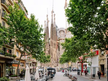 Iberian Explorer, Barcelona street