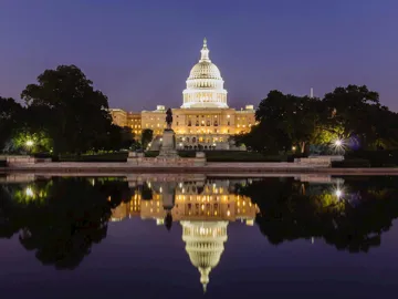 White House and the Jefferson Memorial lit up at night, Washington D.C, USA