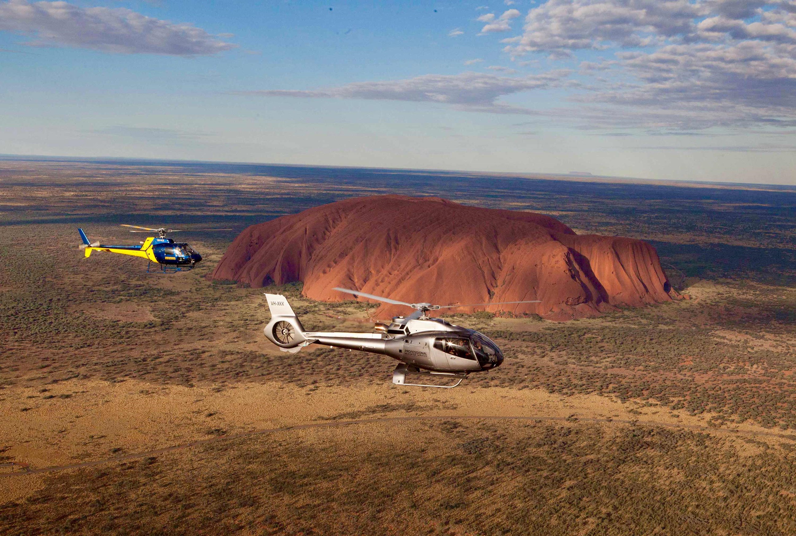 enjoy-scenic-helicopter-flight-over-red-centre-uluru-australia.jpg