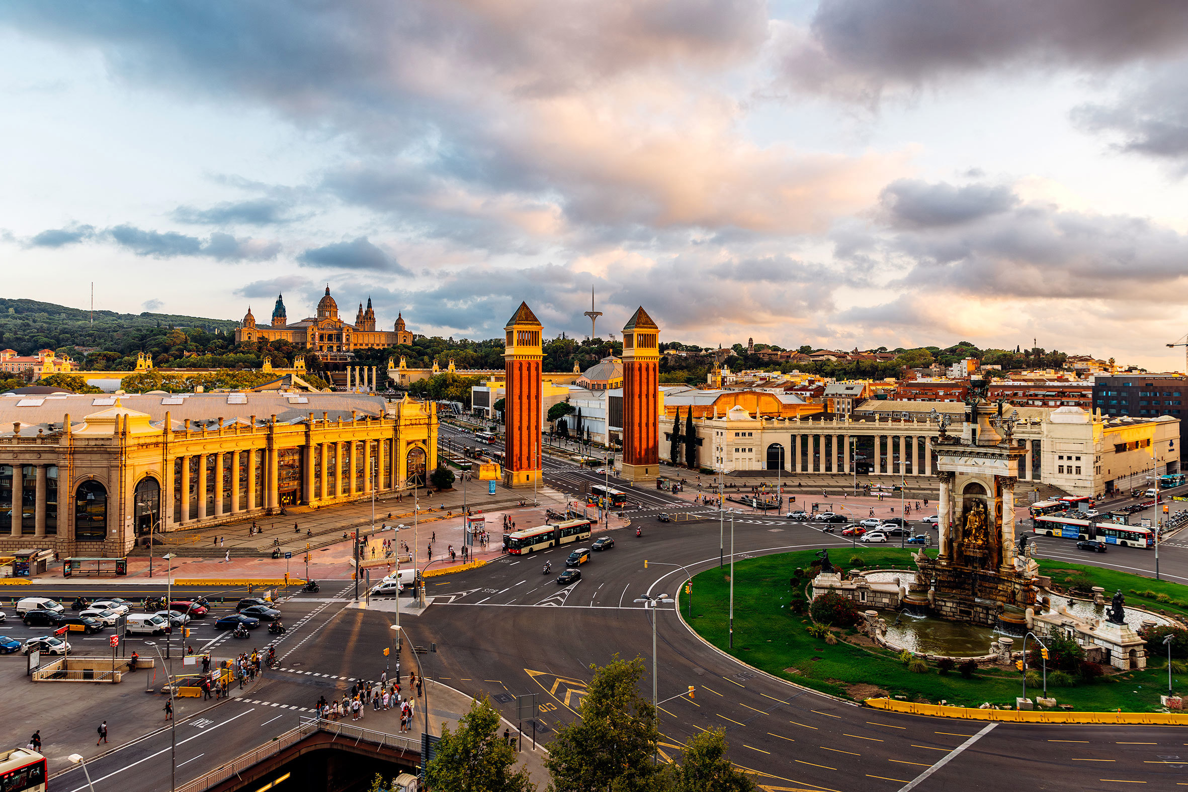 barcelona-evening-montjuic-olympic-drive-barcelona-spain-tt.jpg