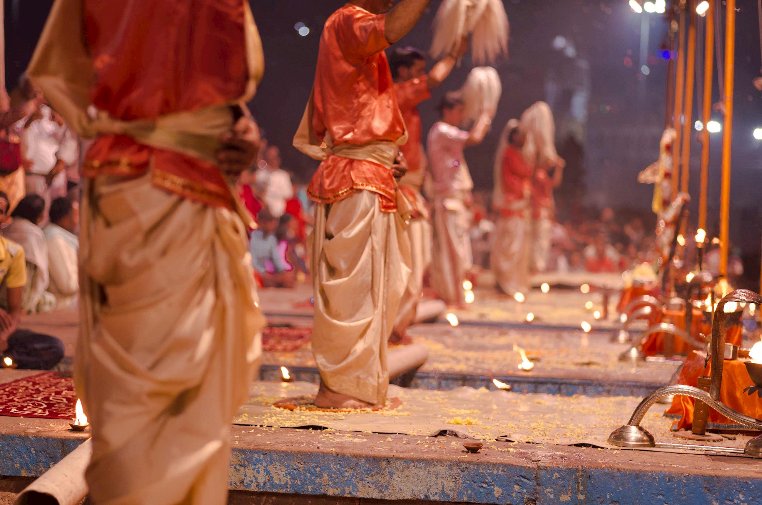 watch-aarti-ceremony-birla-temple-delhi-india.jpg