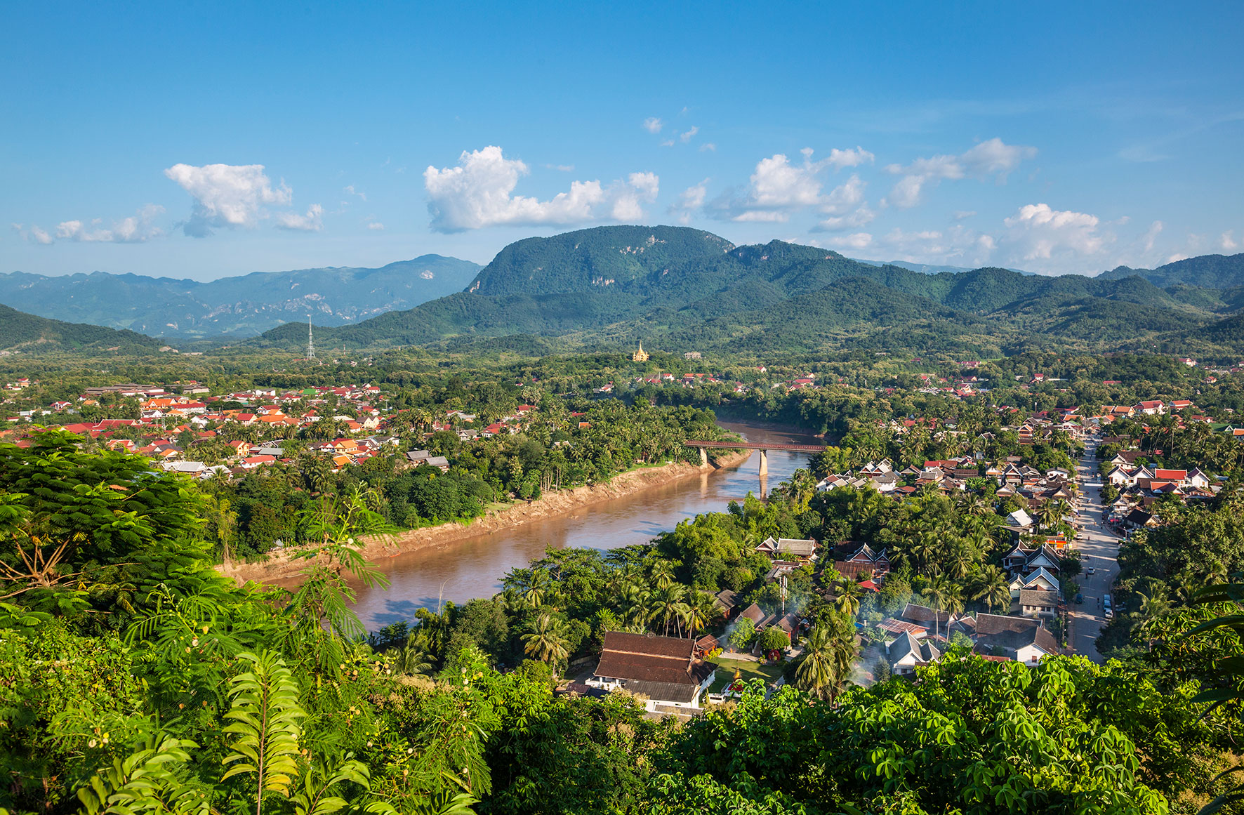 welcome-to-laos-luang-prabang-laos.jpg