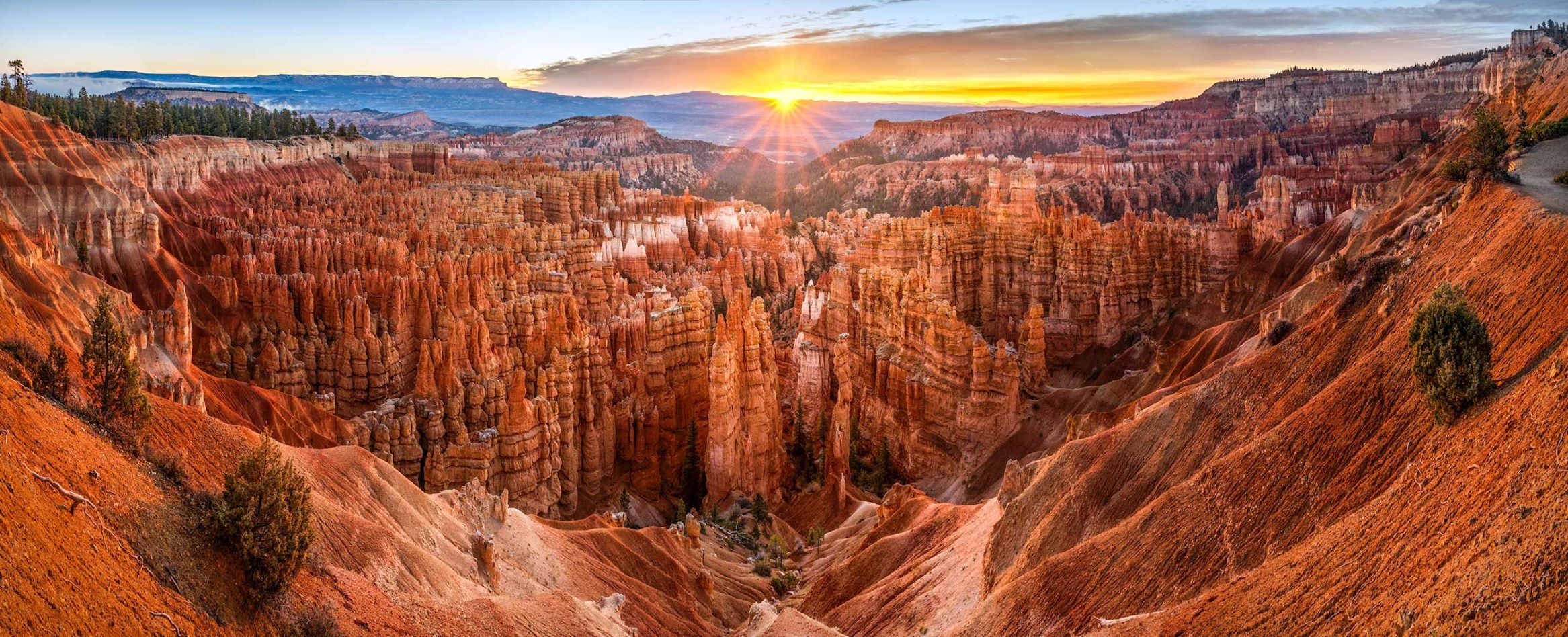 Sunset over the red rock landscapes of Canyon Country in the USA.