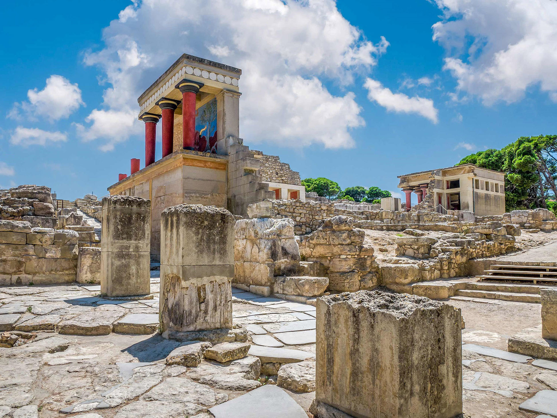 visit-minoan-palace-knossos-crete-greece.jpg