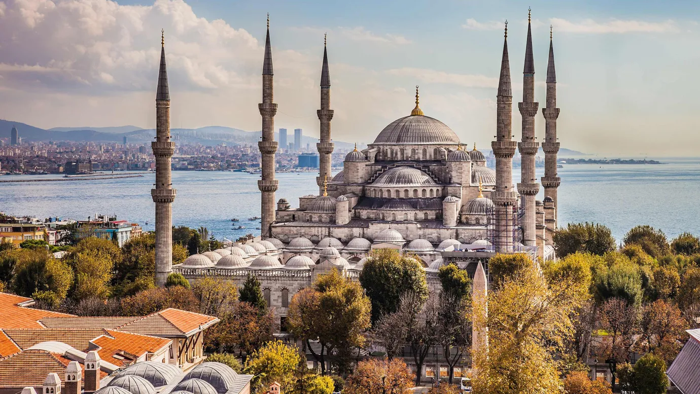 Blue Mosque overlooking Bosphorus in Istanbul, Turkey