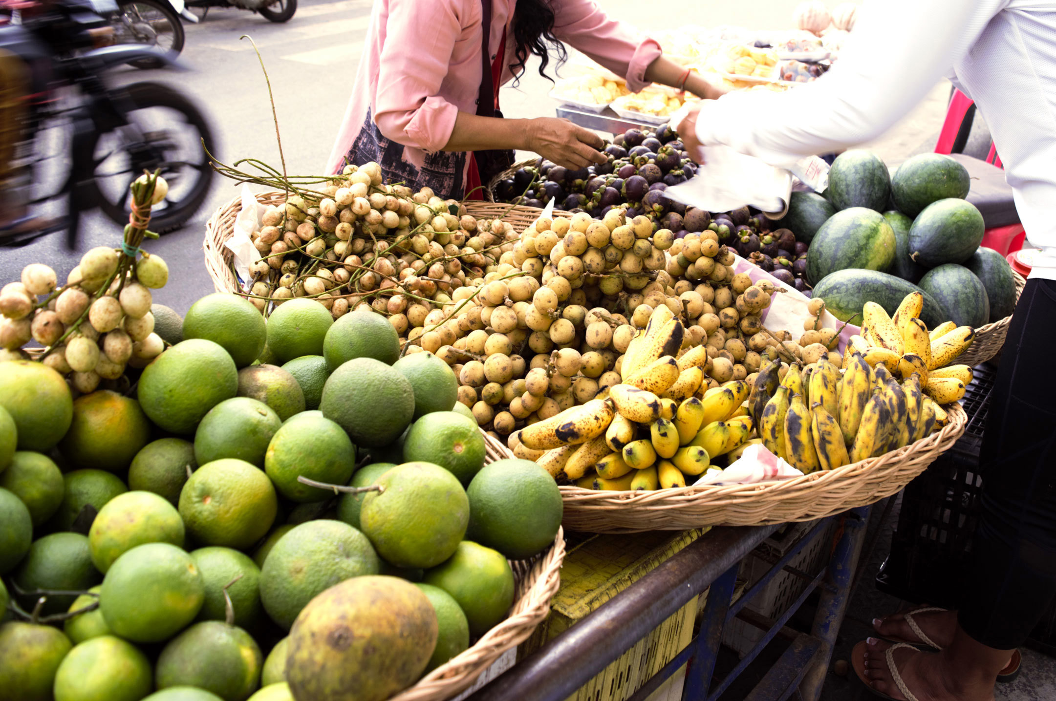 street-fruits-market-siem-reap-cambodia.jpg