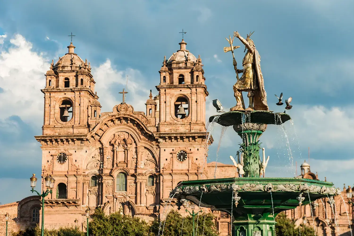 cusco-cathedral-plaza-de-amis-peru.webp