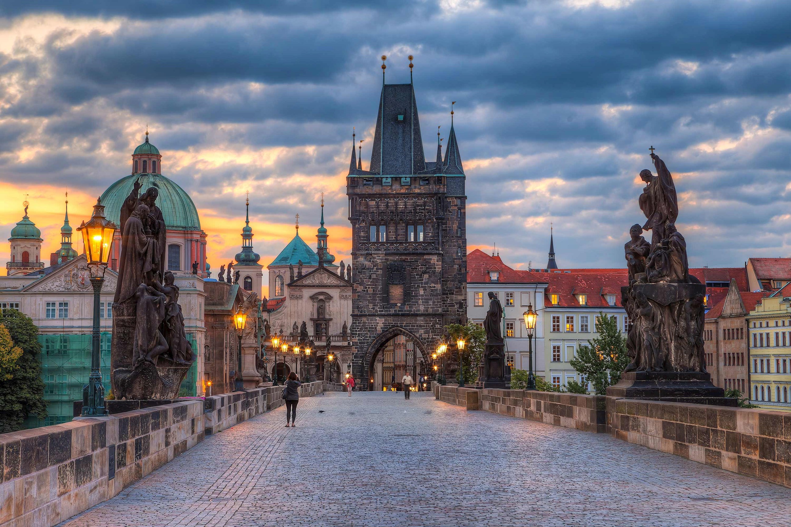 Charles Bridge at dusk in Prague, Czech Republic