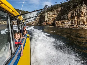 iron-pot-derwent-river-cruise.jpg