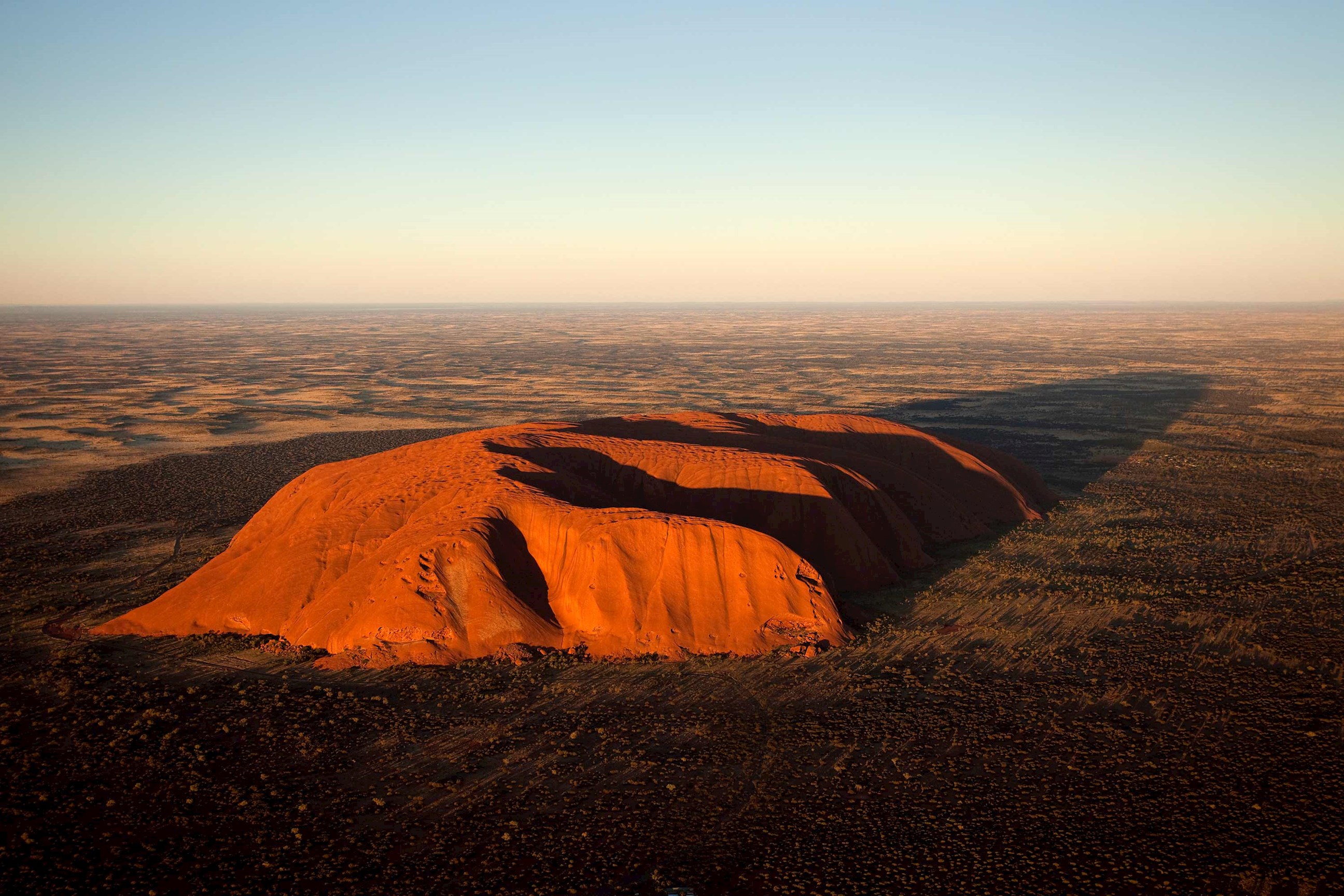 enjoy-scenic-flight-over-ayers-rock-uluru-australia.jpg