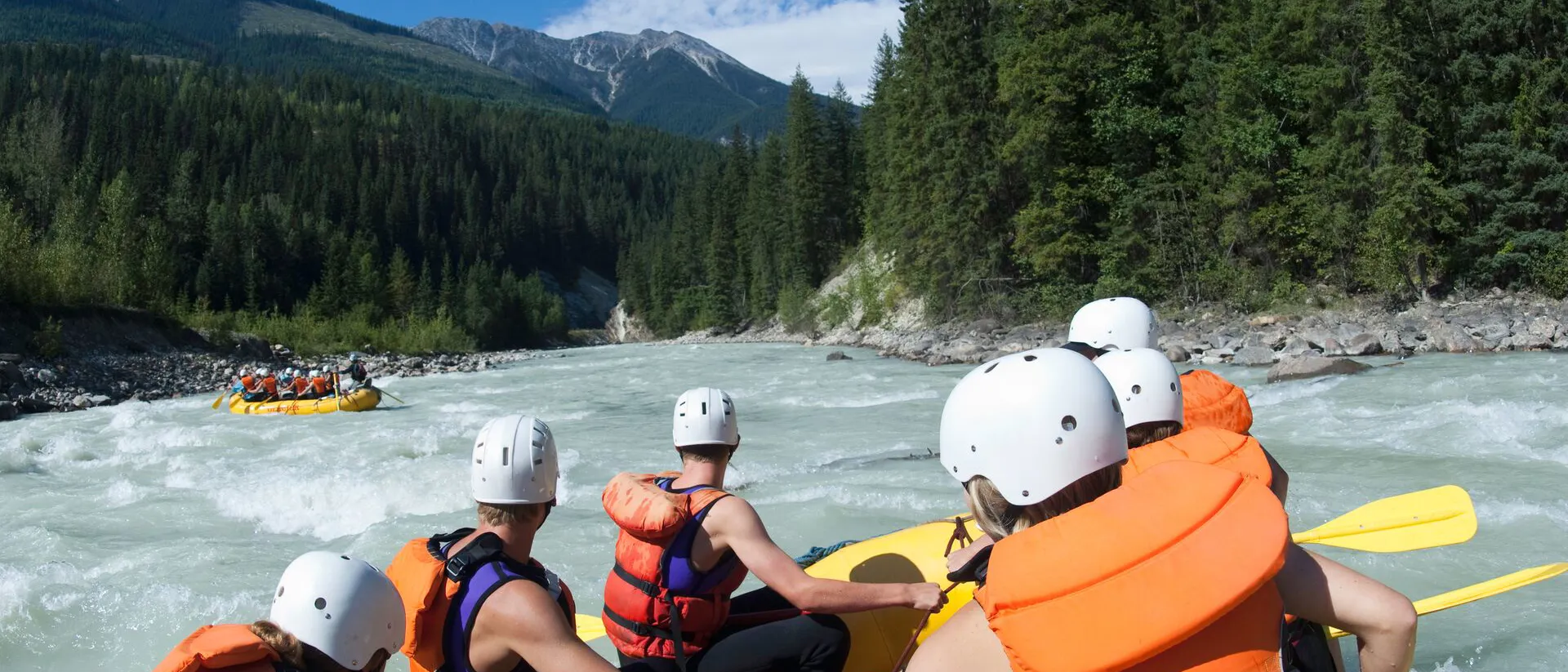 large-whitewater-rafting-131279571.jpg