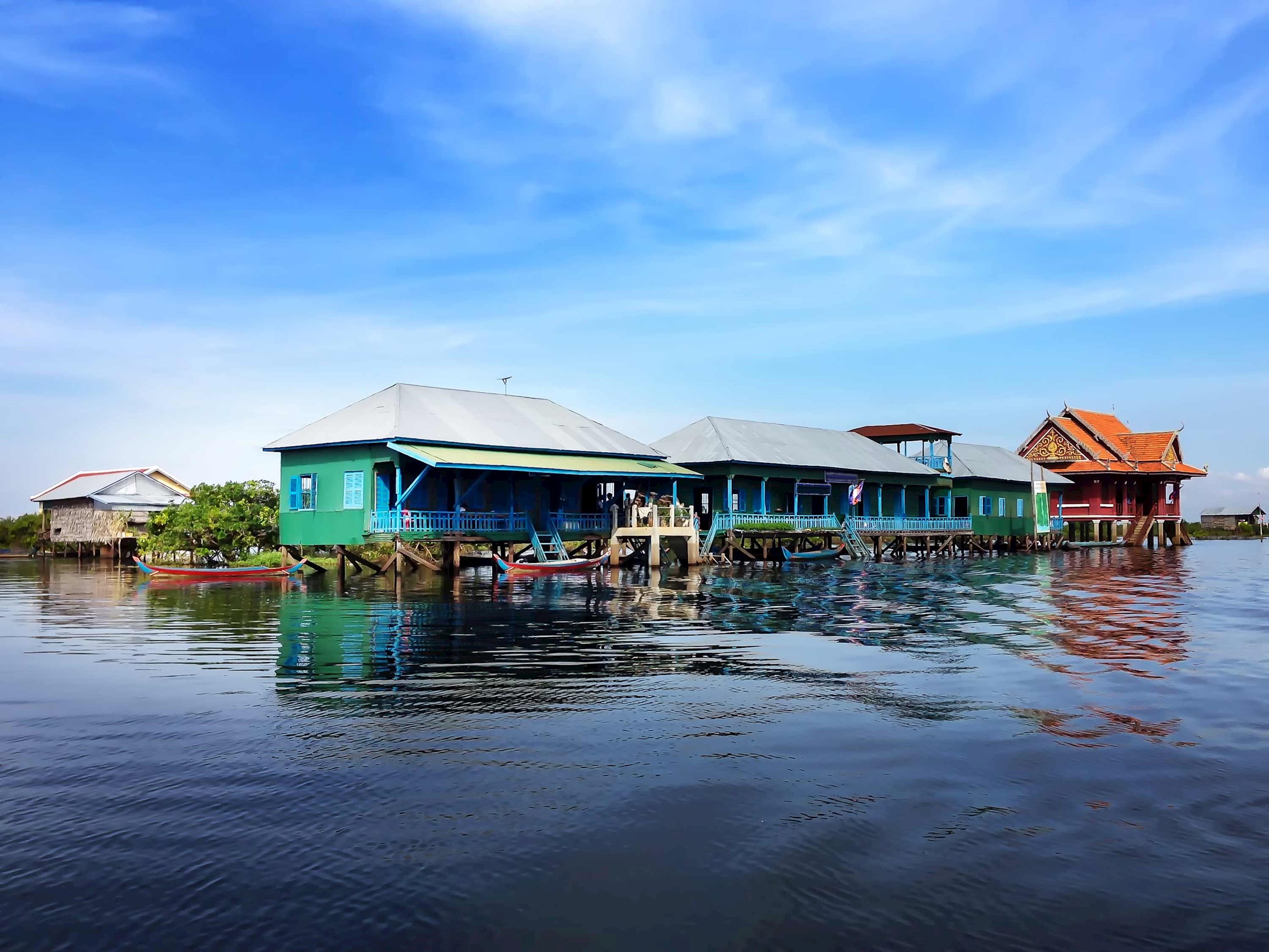 tonle-sap-lake-cruise-siem-reap-cambodia.jpg
